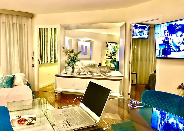Luxury Apartament In Marina
